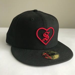 supreme heart hat